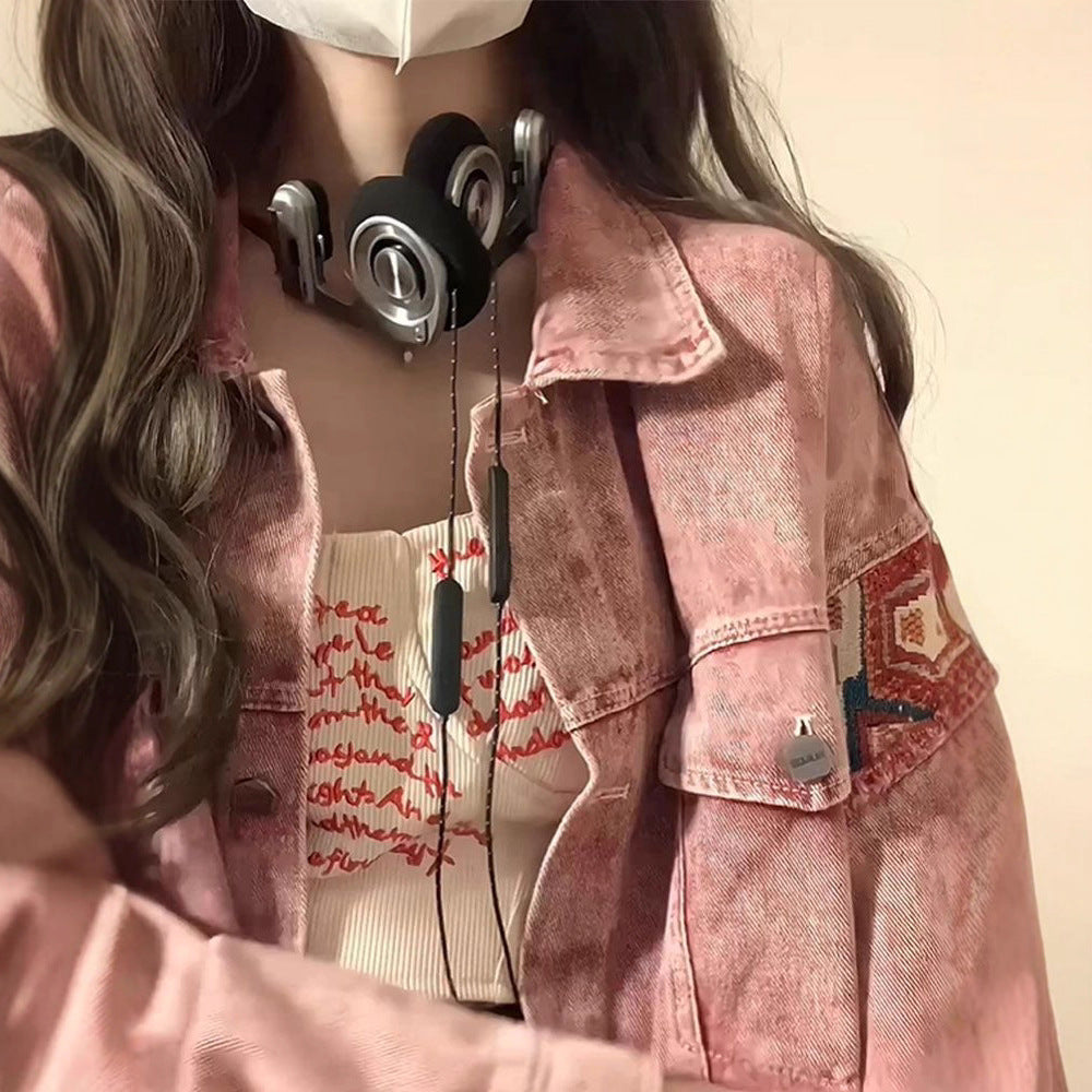 Sofistikeret Denimjakke med Unikke Broderier og Trendy Snit
