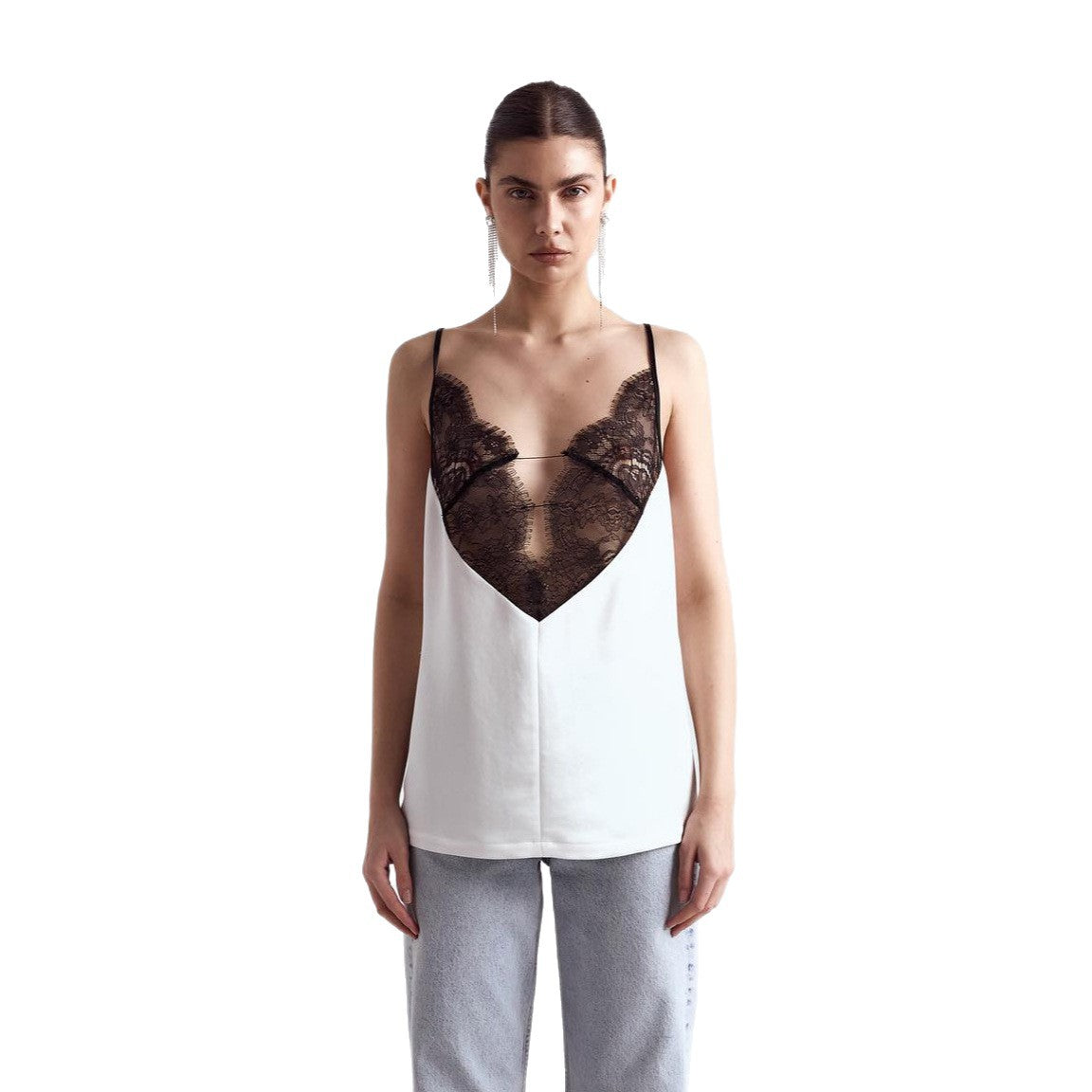 Feminine Bluse med Spidsdetaljer i Elegant Design