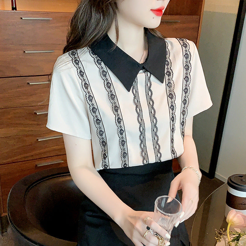 Feminine Bluse med Spidsdetaljer og Stribedesign