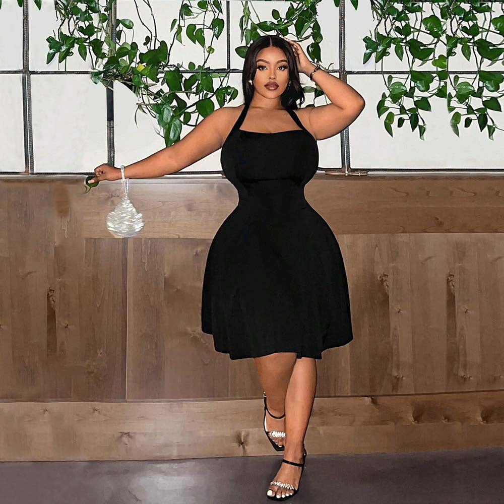Elegant Off-Shoulder Klänning med Flödande Kjol