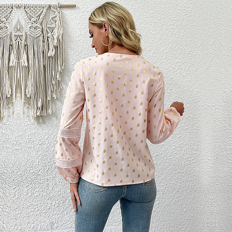 Elegant Bluse med Flæse og Delikat Blonde