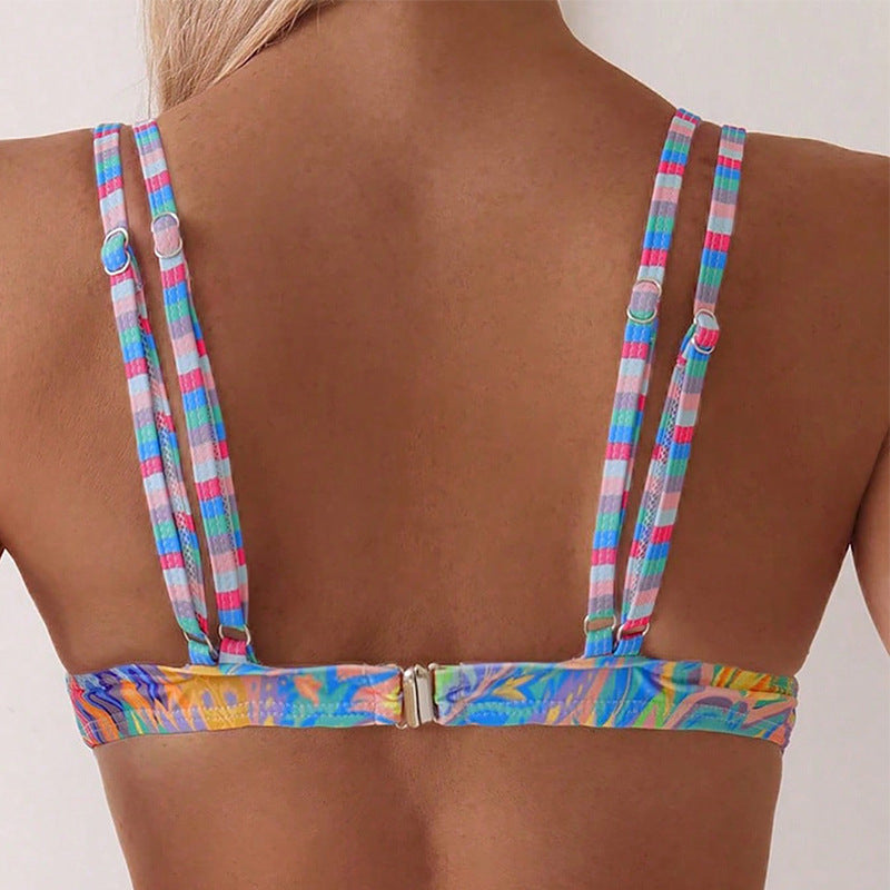 Elegant Bikinitäcke med Djupt V-hals och Färgglatt Mönster