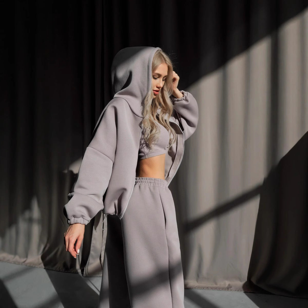 Stilfuld cropped Hoodie og afslappede Joggingbukser Sæt