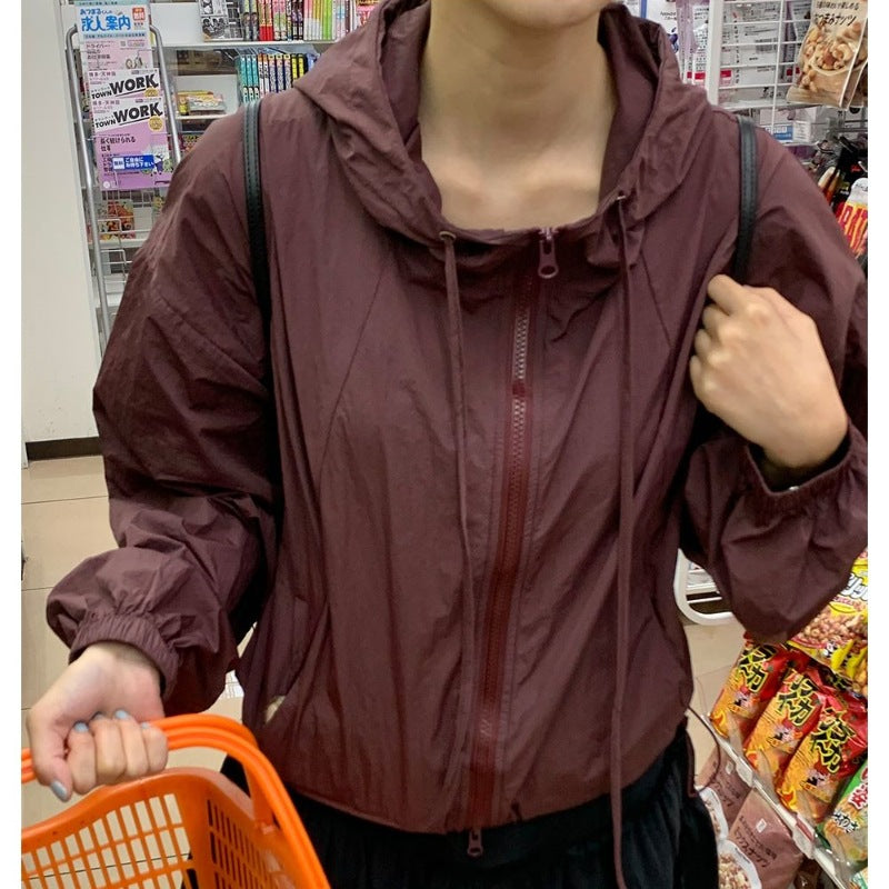 Moderne cropped sportjakke med justerbar snøre