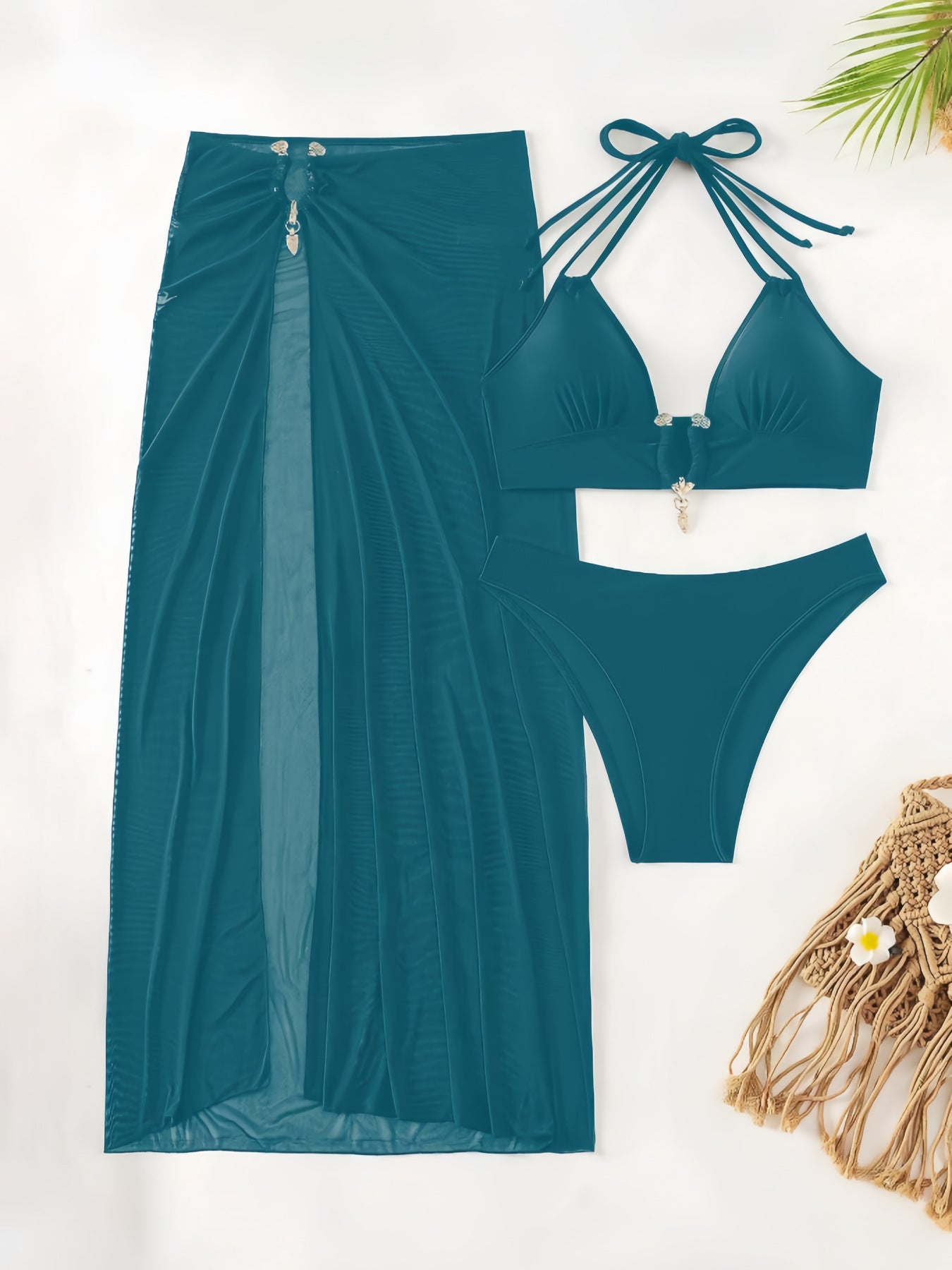 Stilrent Bikiniset med Chic Wrapkjol och Fina Detaljer