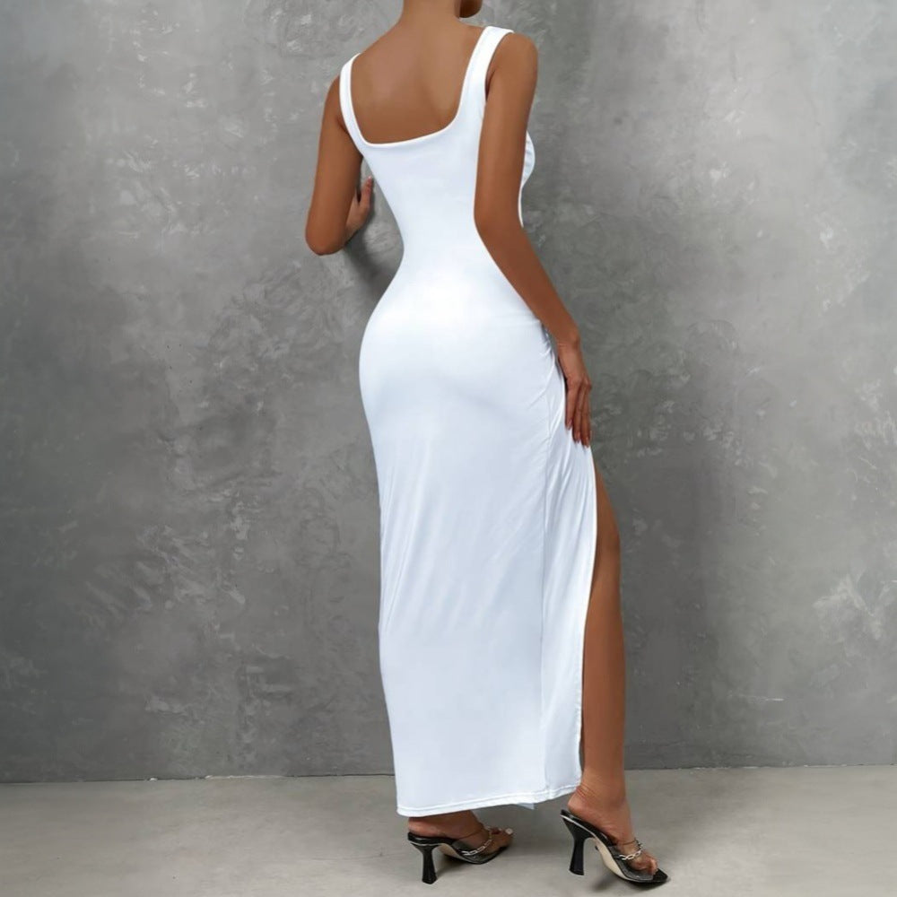 Sublim Maxi-Kjole med Cut-Out Detaljer og Dramatisk Slids