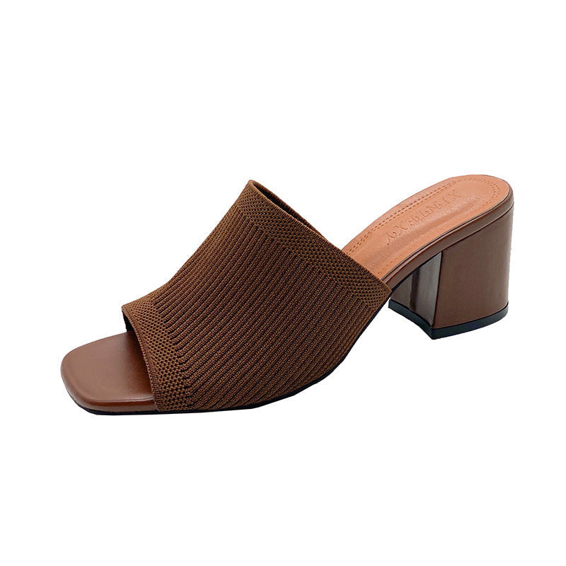 Eleganta Klackskor i Trendigt Stickat Design