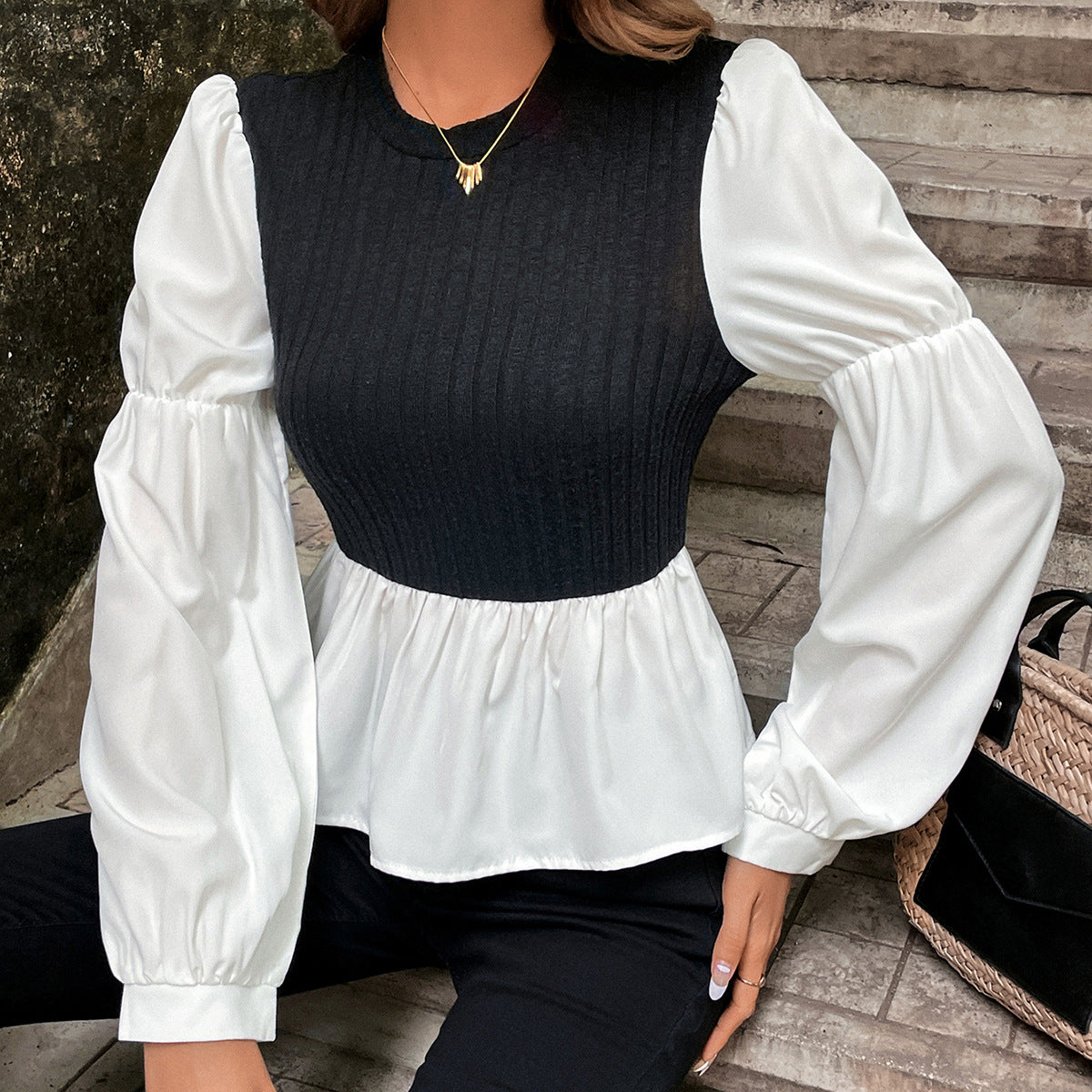 Elegant Bluse med Fede Puffærmer og Struktureret Design