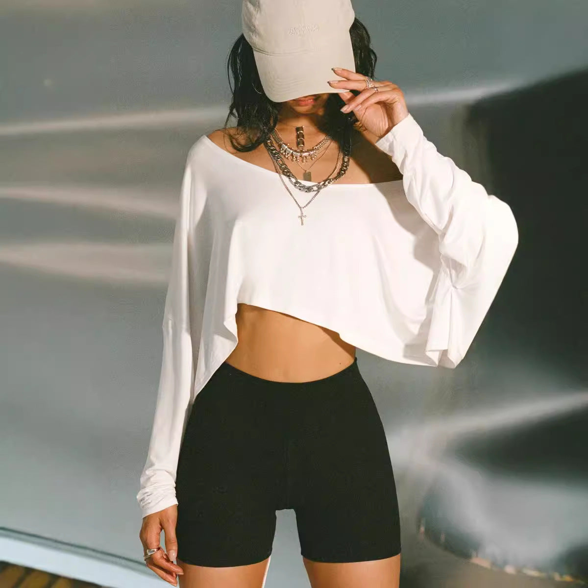 Asymmetrisk Crop-Topp med Trendig Silhuett