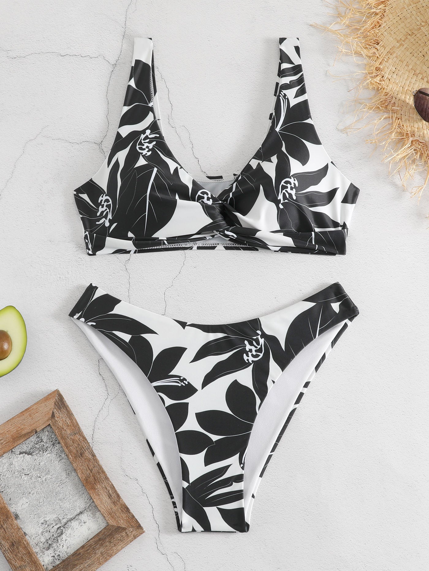 Blomstrande Bikini-Set för Eleganta Stranddagar