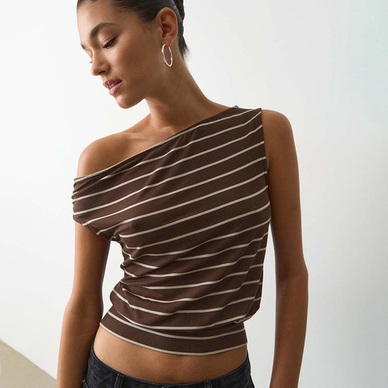 Asymmetrisk topp i trendig randig design