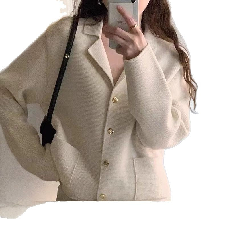 Chic Boucléjacka med Gyllene Detaljer för Modemedvetna Kvinnor