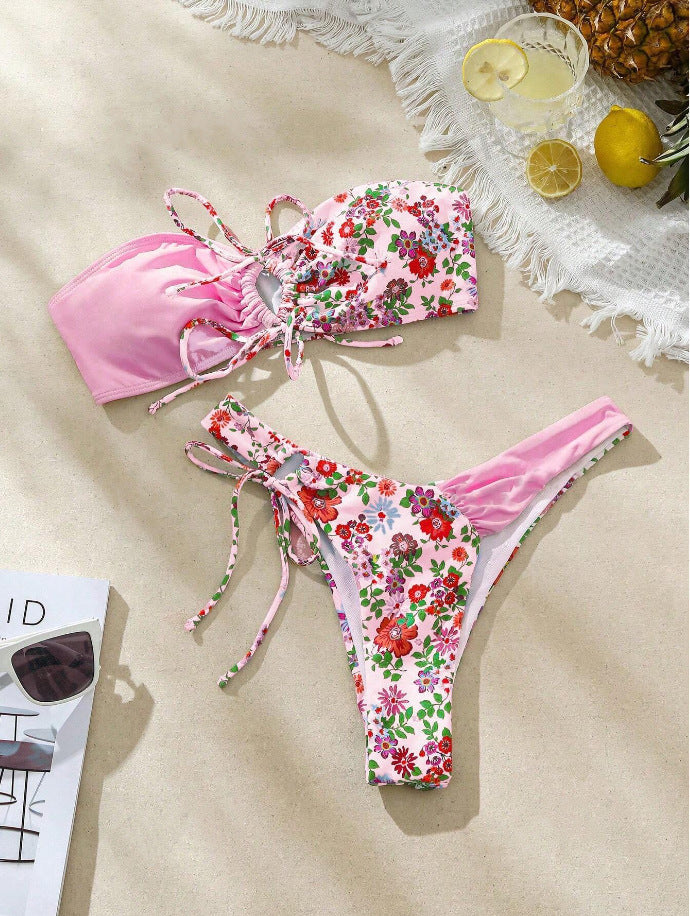 Blomstrande Bandeau-Bikini Set för Sommardagar