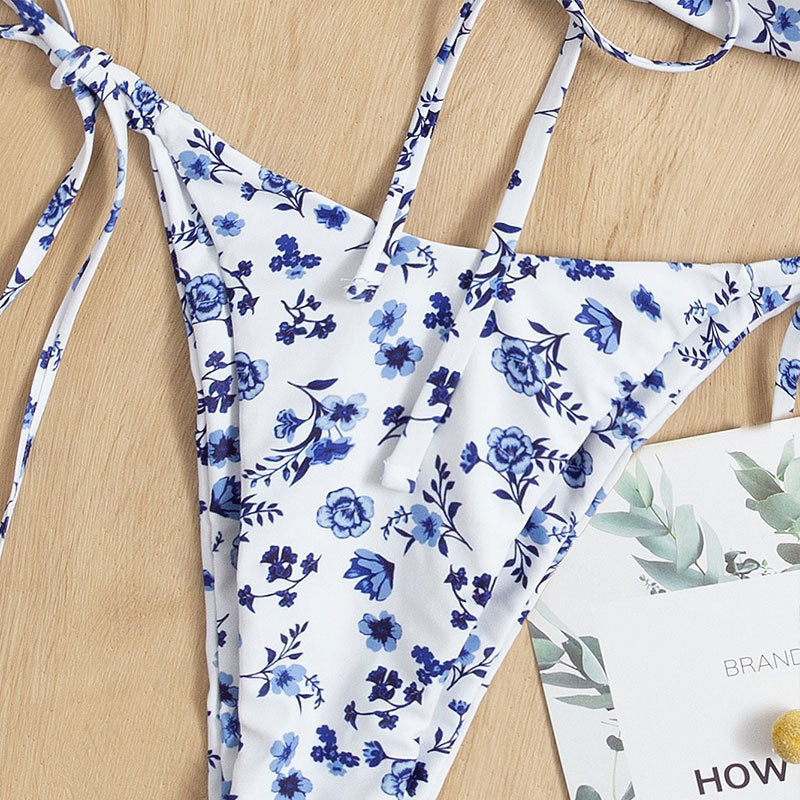 Blommig Bandeau-Bikini för en Sommar av Stil