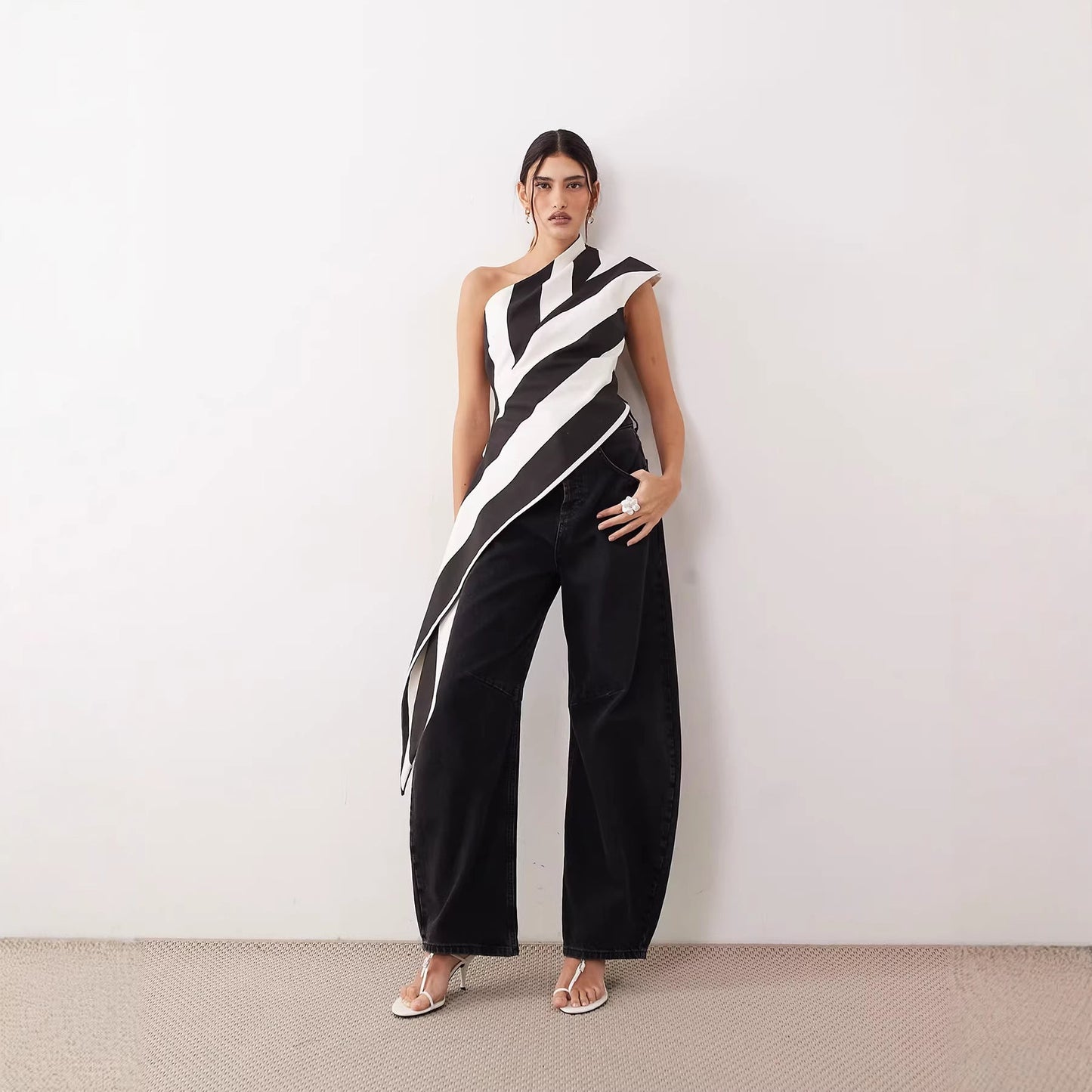 Asymmetrisk Wrap-Topp med Stiliga Ränder