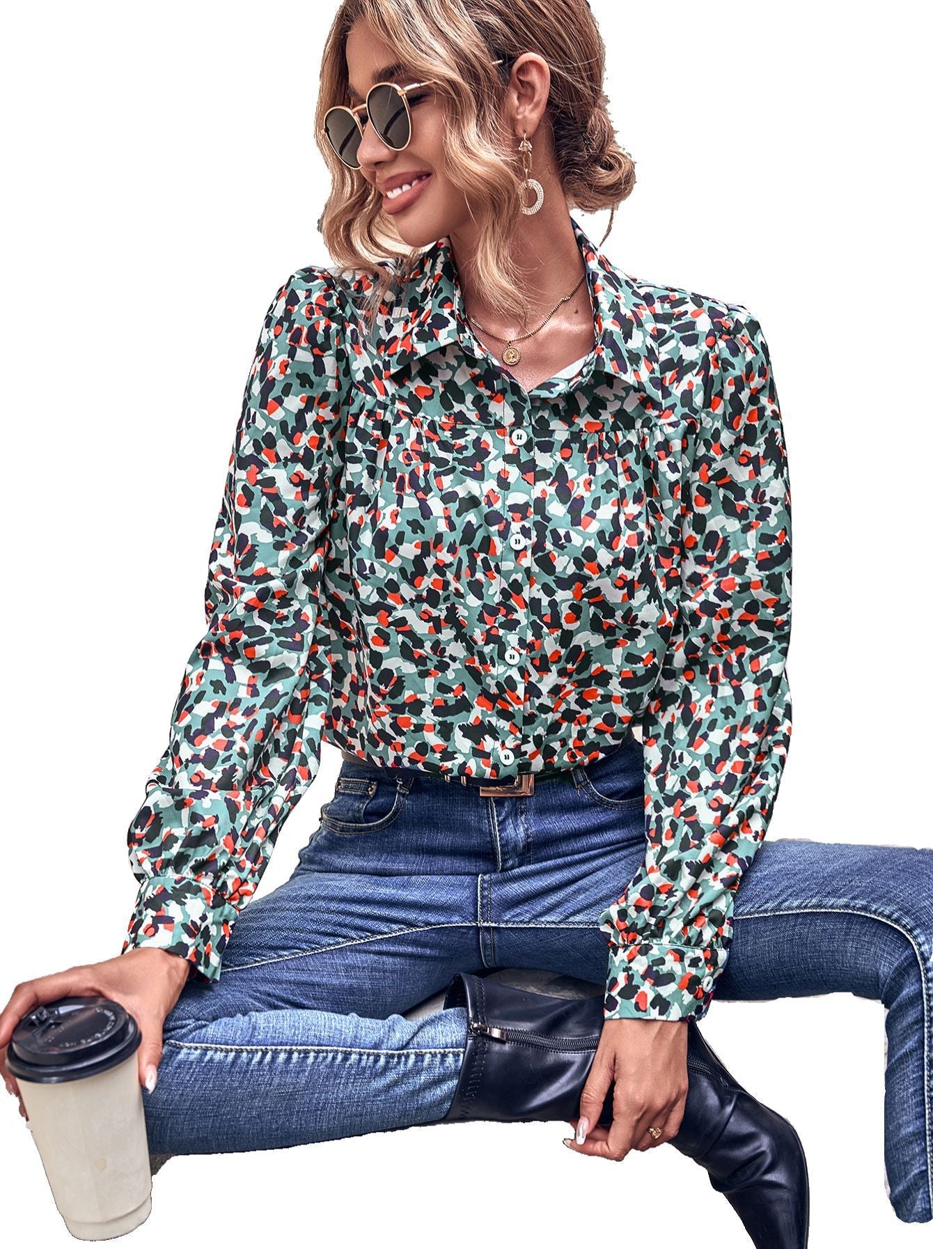 Feminine Bluse med Blomsterprint og Chic Puffærmer