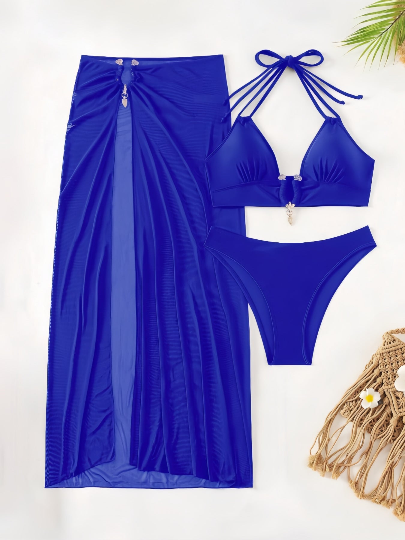 Stilrent Bikiniset med Chic Wrapkjol och Fina Detaljer