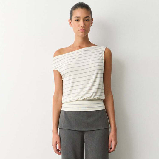 Asymmetrisk topp i trendig randig design