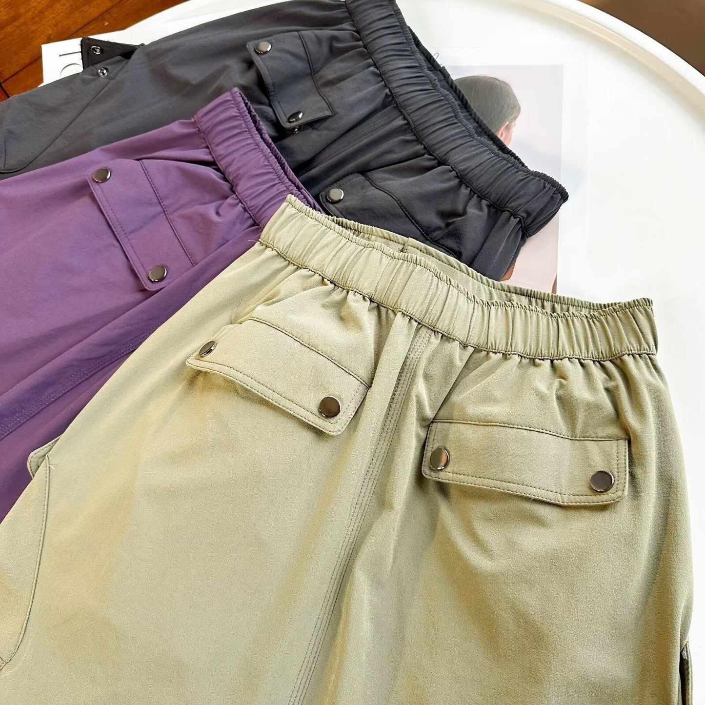 Fashionable Cargo-Rock med Funktionelle Lommer