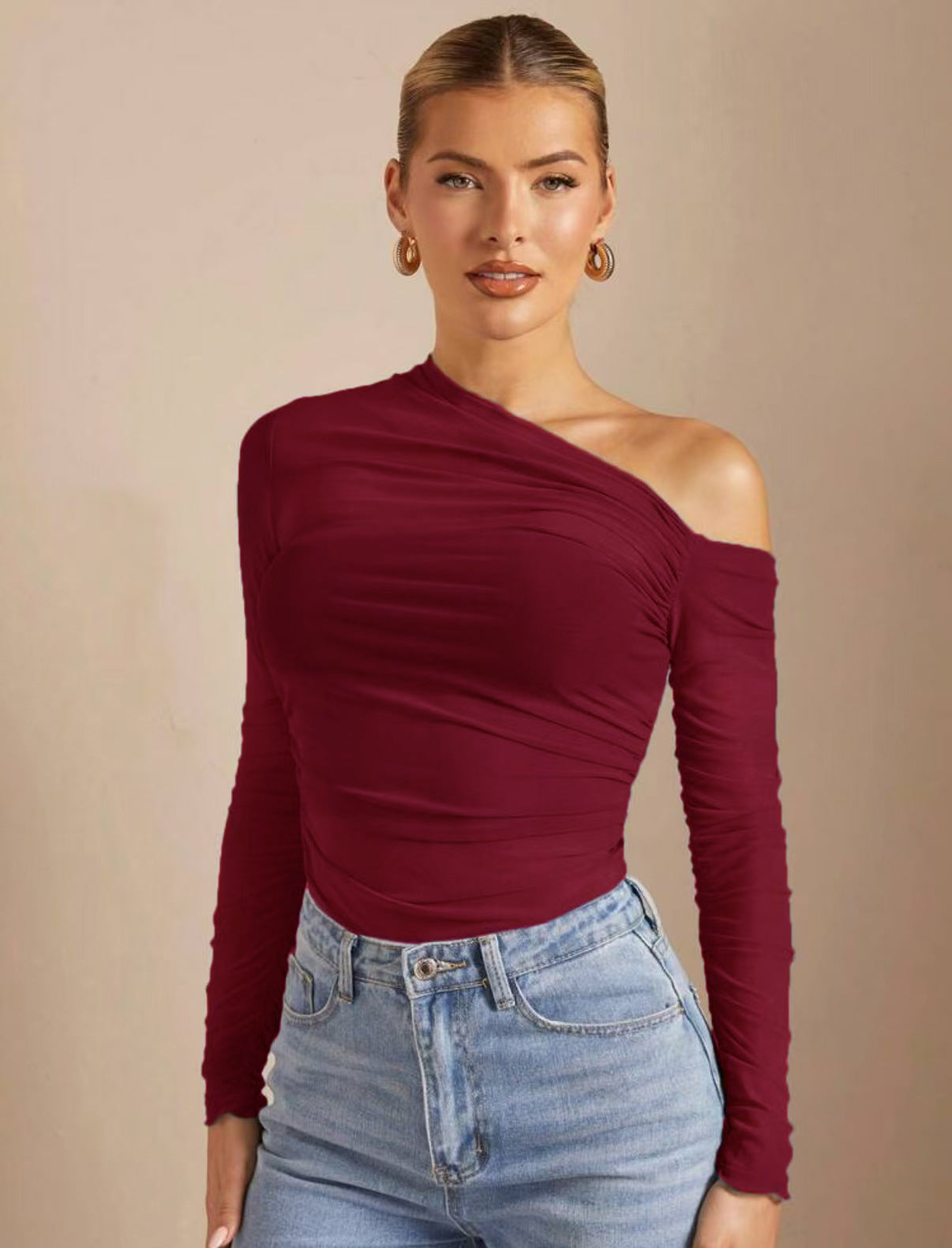 Asymmetrisk Body med Draperingar och Långa Ärmar