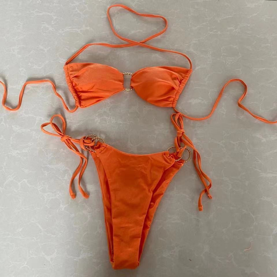 Eleganta Bandeau-Bikini med Guldiga Detaljer