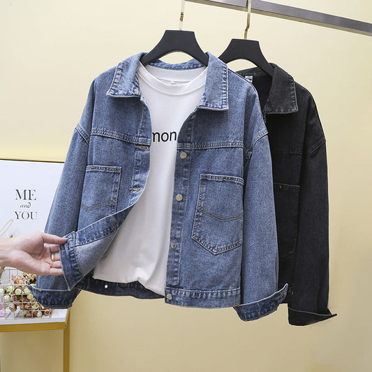 Klassisk denimjacka för damer med praktiska fickor