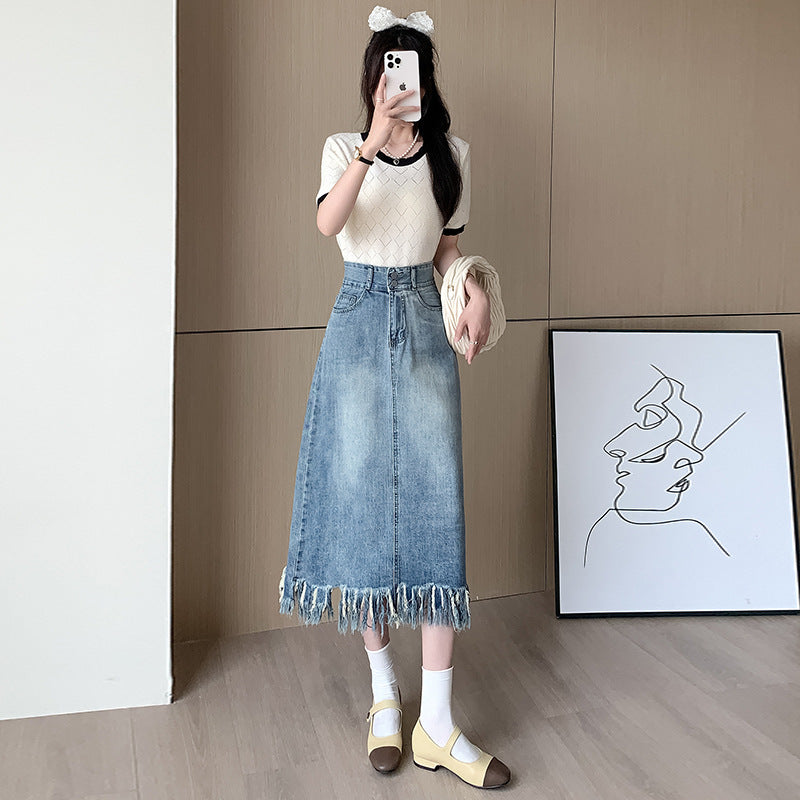 Stilet Denim Midi-Skirt med Fringed Design