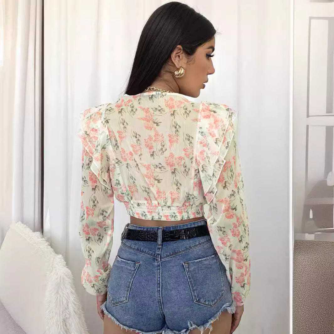 Feminine Bluse med Skønne Rynker og Blomsterprint