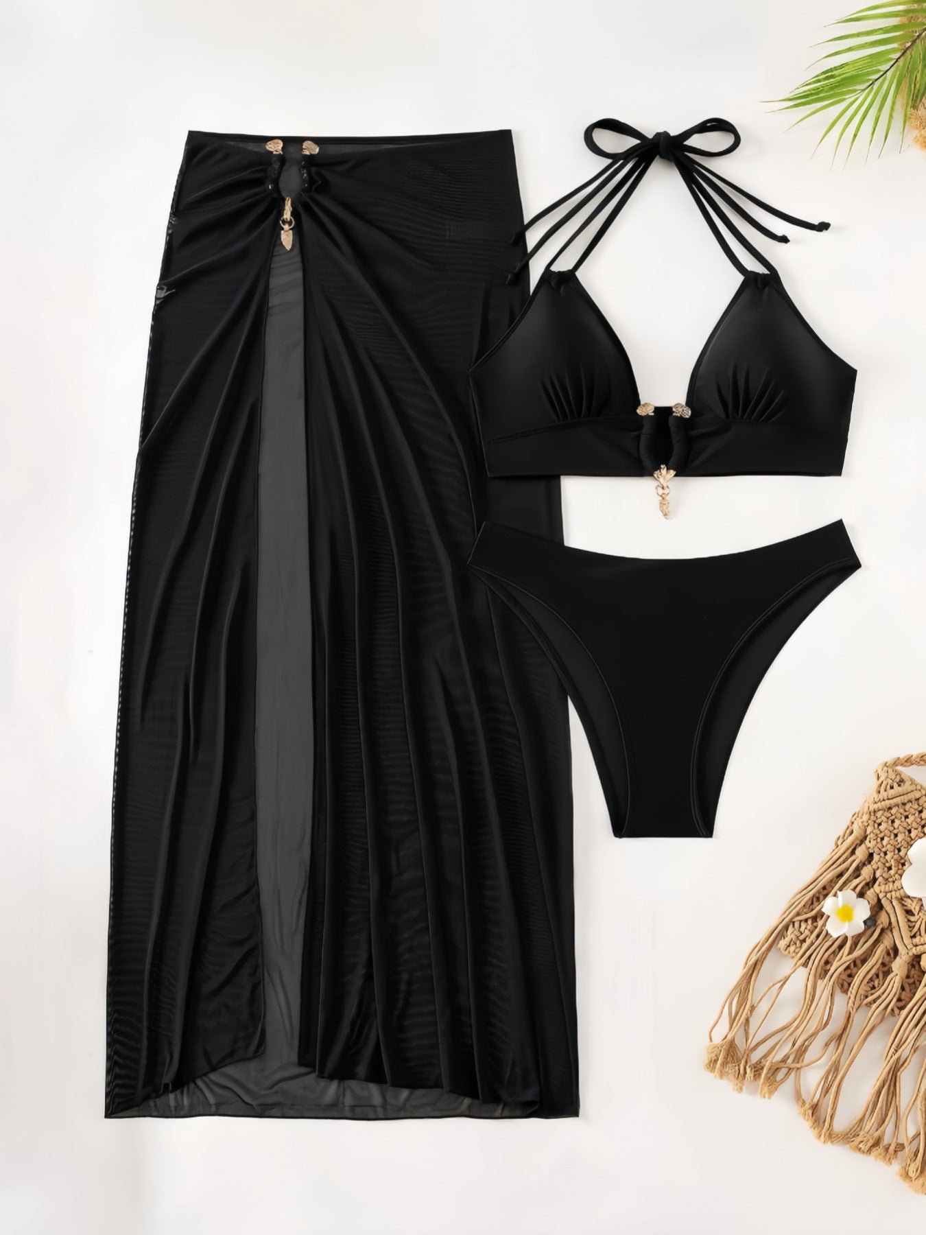 Stilrent Bikiniset med Chic Wrapkjol och Fina Detaljer