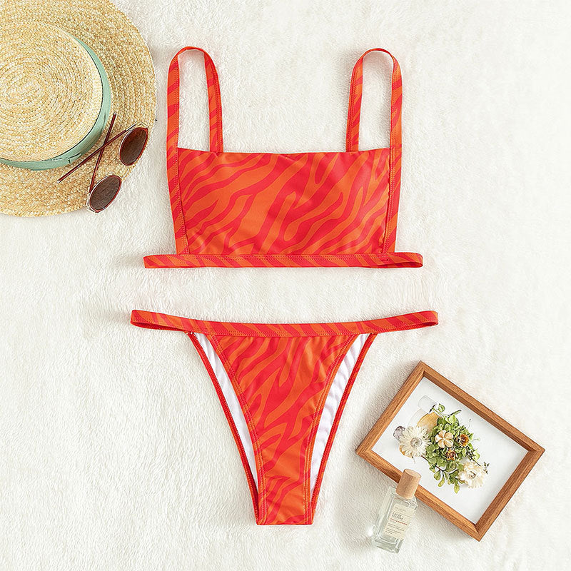 Stilfullt Bandeau-Bikini Set med Djärv Mönstring
