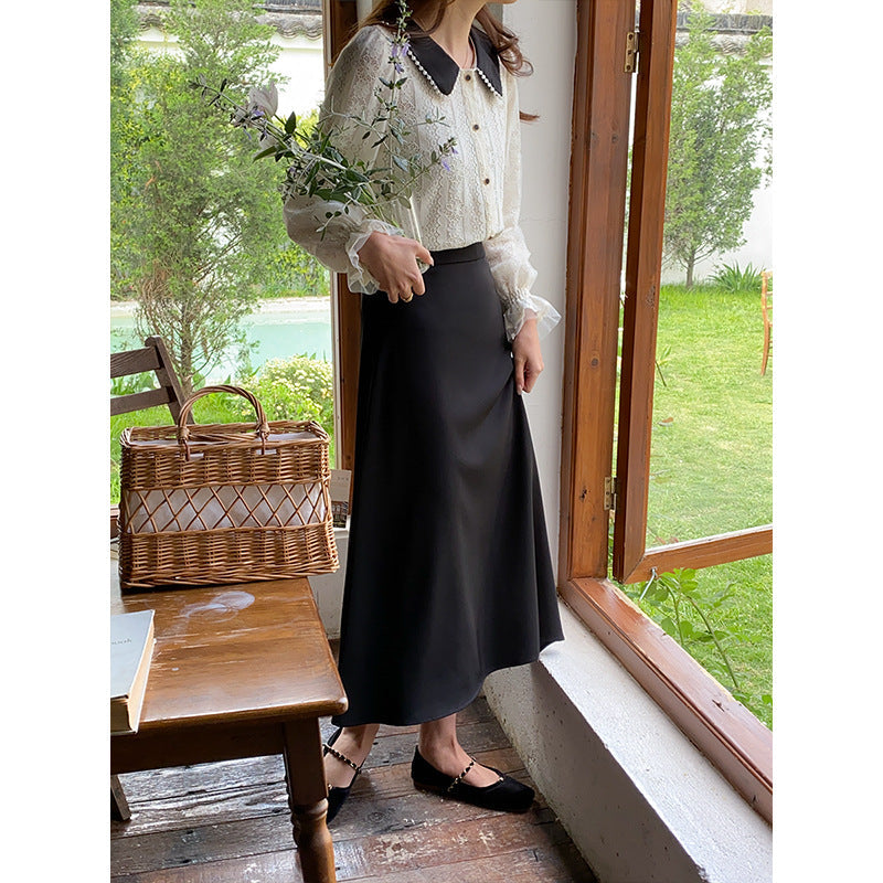 Fortryllende Bluse med Spidskrave og Elegante Detaljer