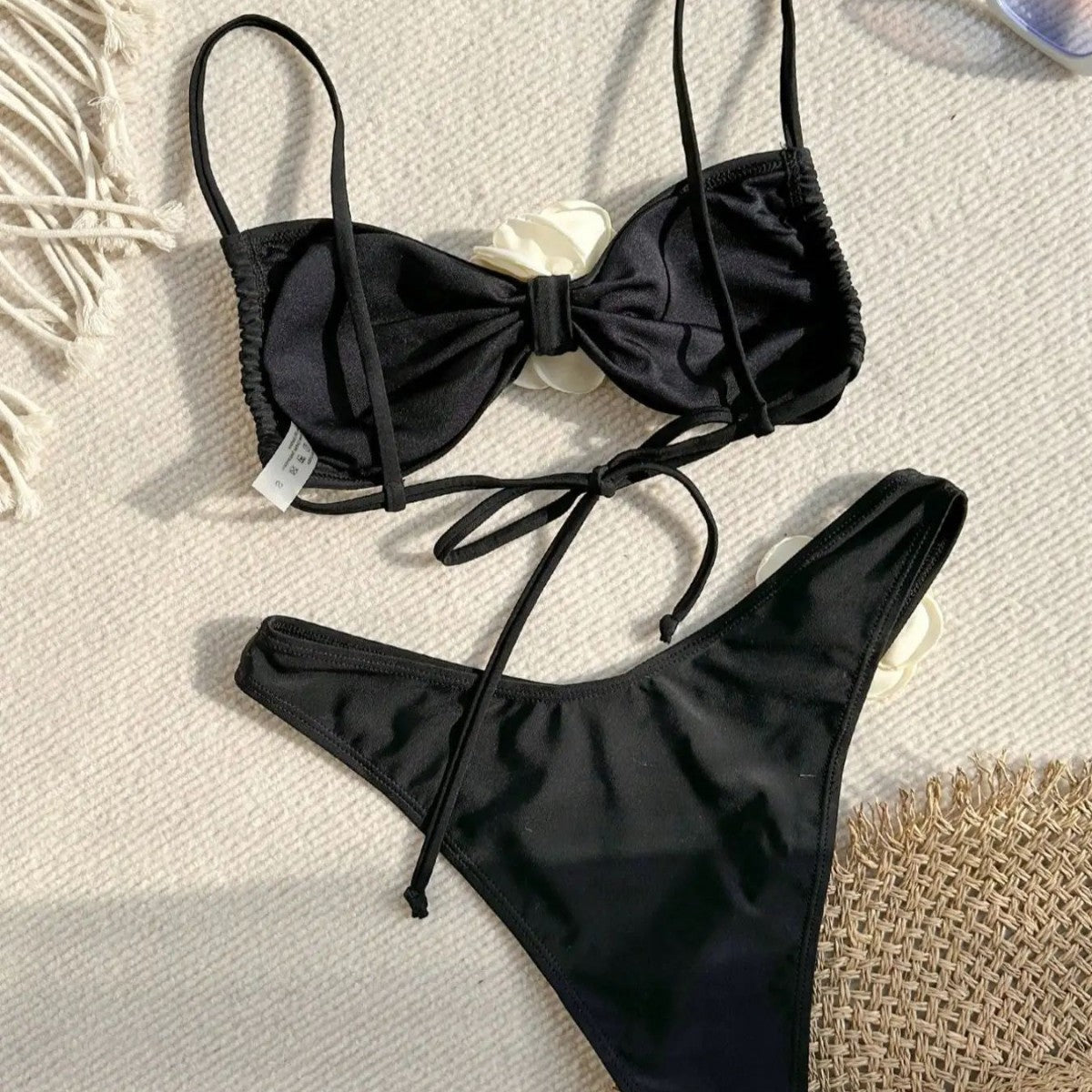 Blomstrande Bandeau-Bikini för Stilsäkra Kvinna