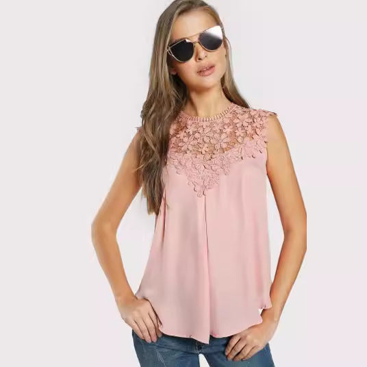 Feminine Bluse med Blomsterbroderi og Let Silhuet