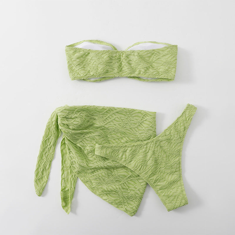Feminint Bandeau-Bikini med Elegant Wickeldesign