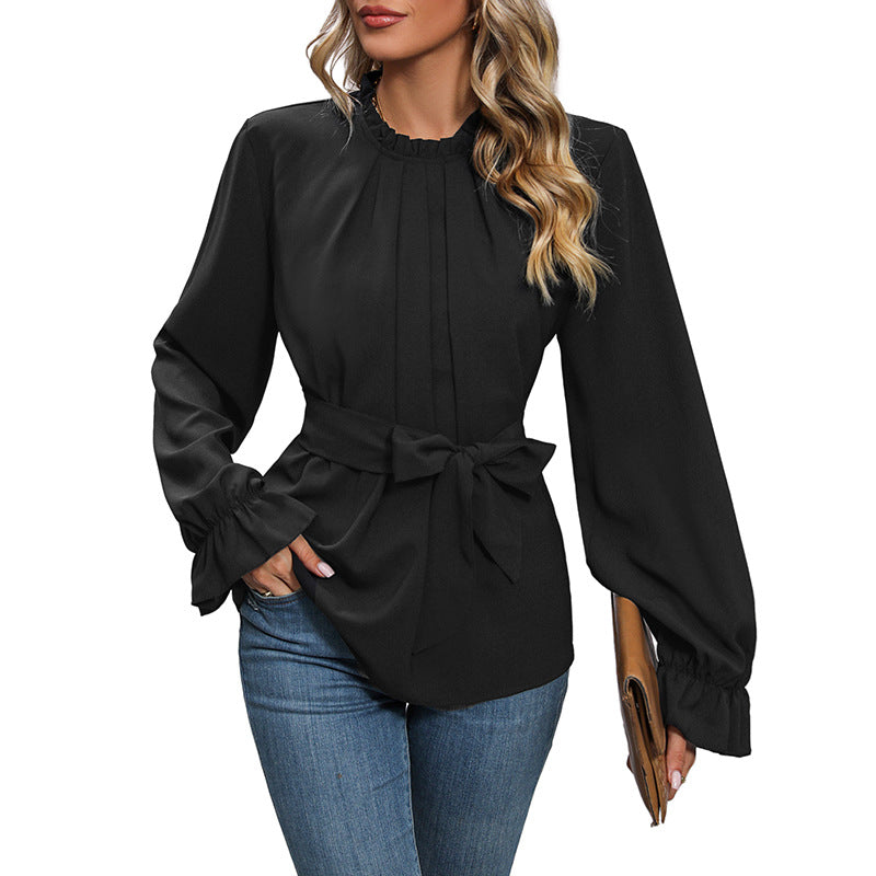Feminine Bluse med Flotte Rynkedetaljer og Bælte