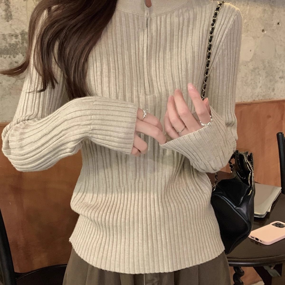 Feminint Sweatshirt med Stilfuld Krave