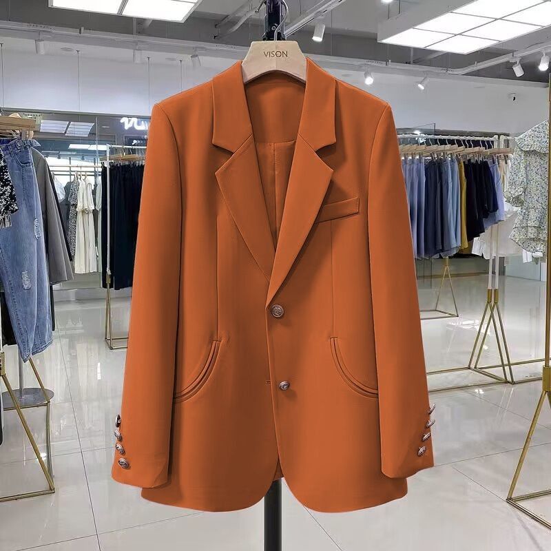 Stilren Damblazer med Skarp Design