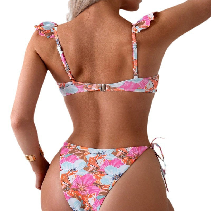 Blomstrande Bikini med Dramatiska Volanger