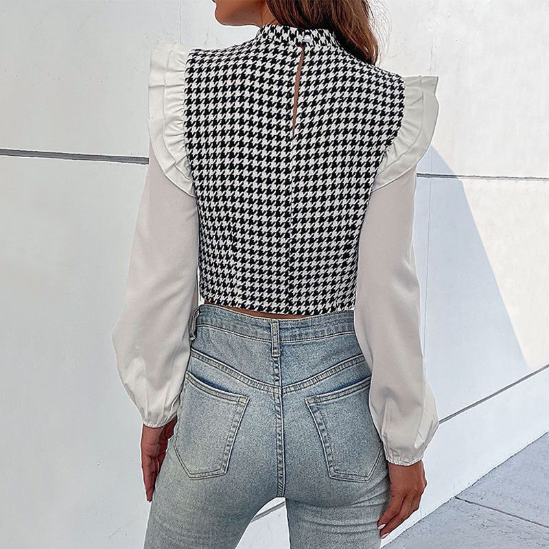 Elegant crop top med mjuka ärmar och tidlöst rutmönster