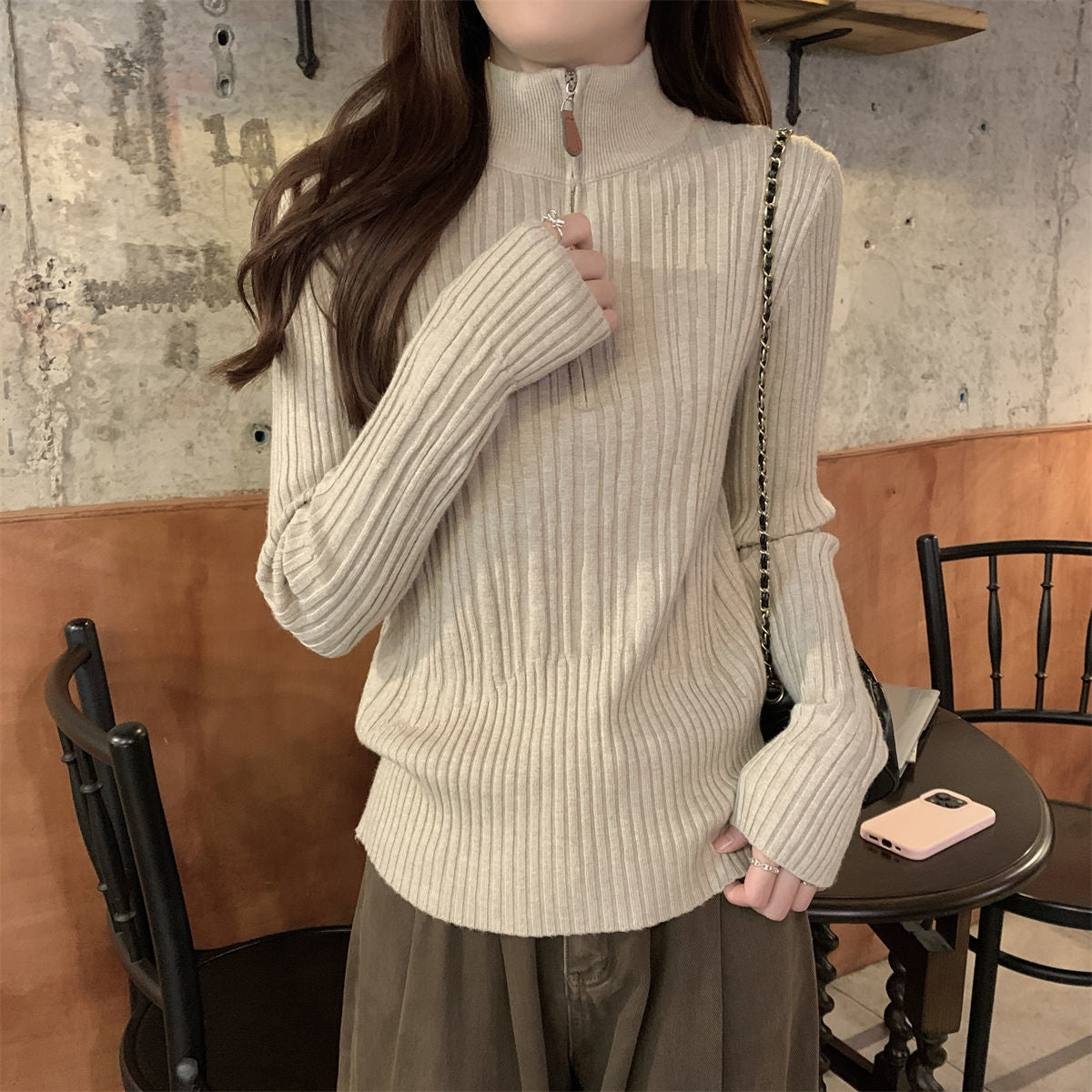 Feminint Sweatshirt med Stilfuld Krave