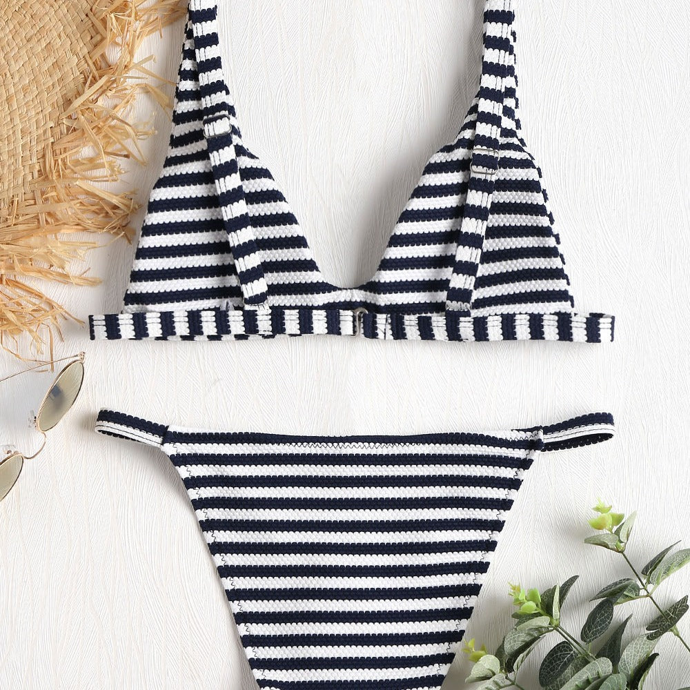 Bikini för kvinnor med marinrandigt mönster