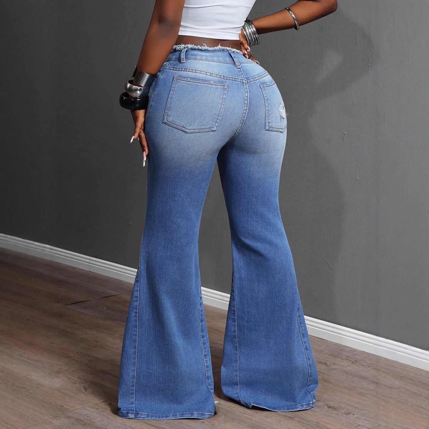 Klassiske Bootcut Jeans med trendy frynser