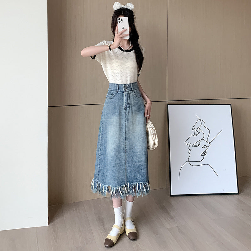 Stilet Denim Midi-Skirt med Fringed Design