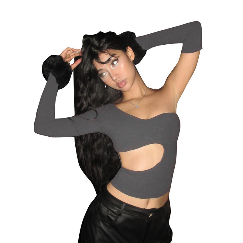 Asymmetriskt långärmat topp med utmanande cut-out