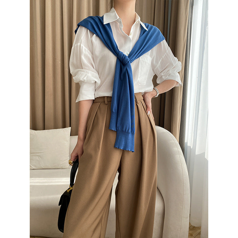Stilfuld Bluse med Trendy Strikkrave