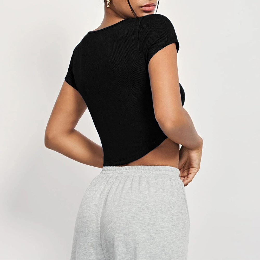 Moderne cropped top med firkantet udskæring og knapper