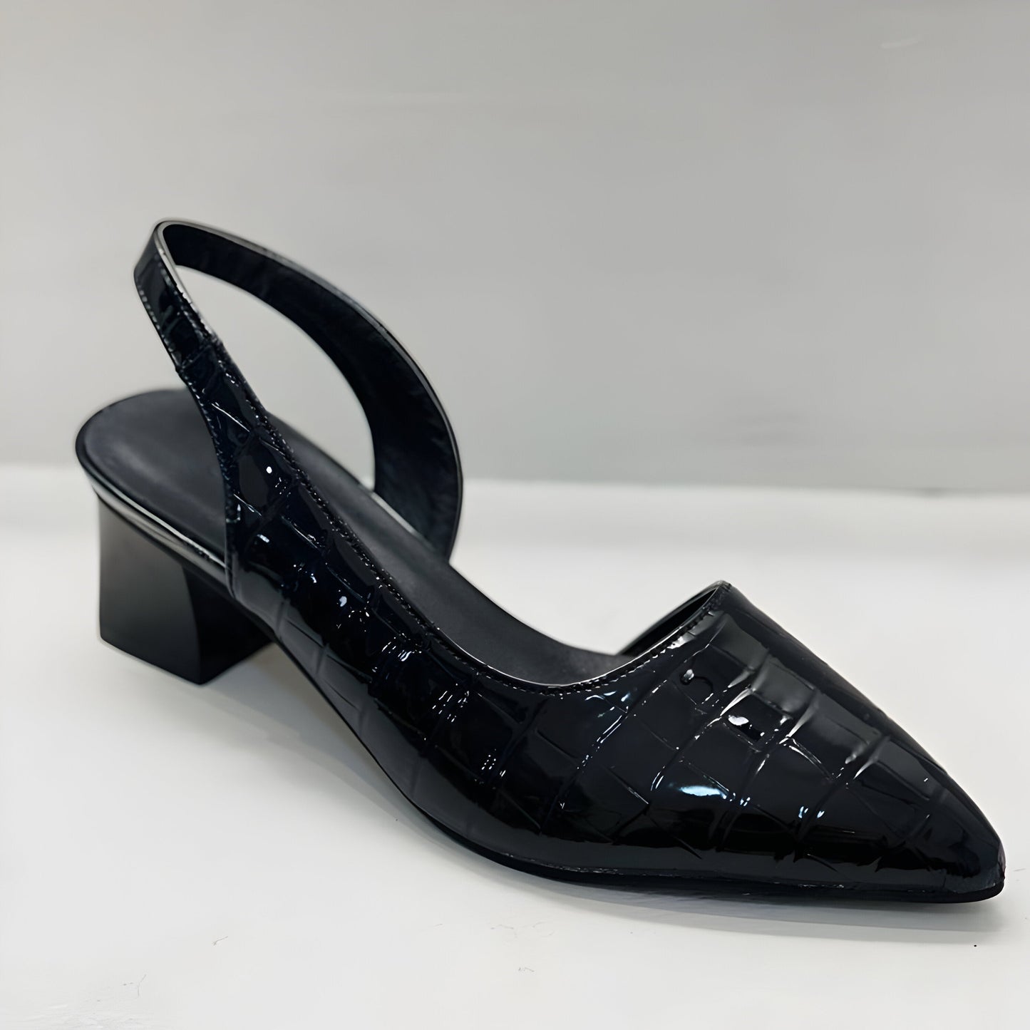 Sienna | Eleganta Spetsiga Skor med Stabil Klack
