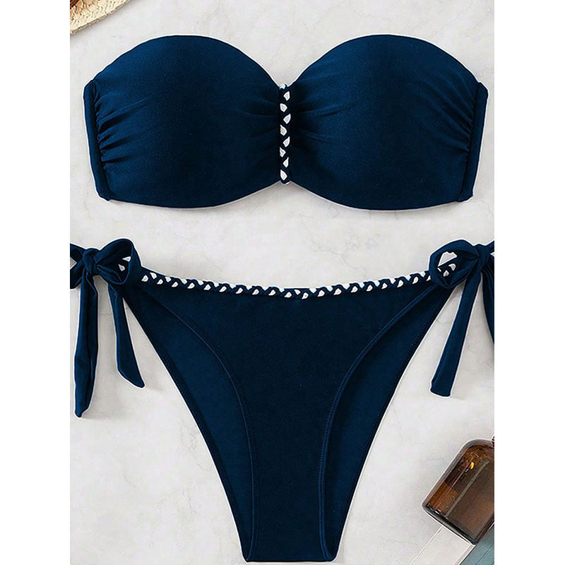 Sofistikerad Bandeau-Bikini med lekfulla detaljer