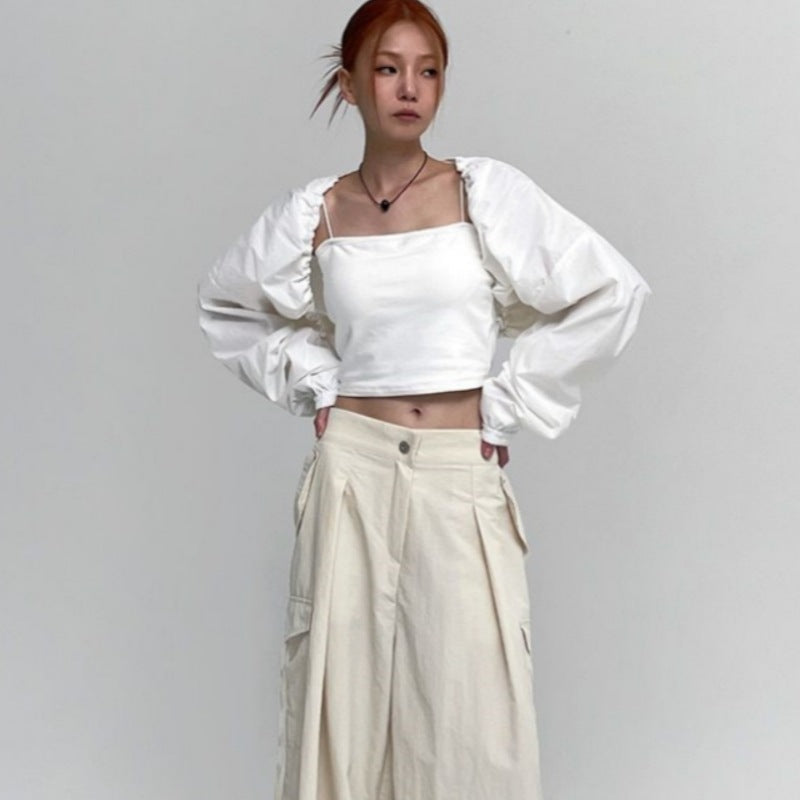 Elegant croppad blus med volanger för dam