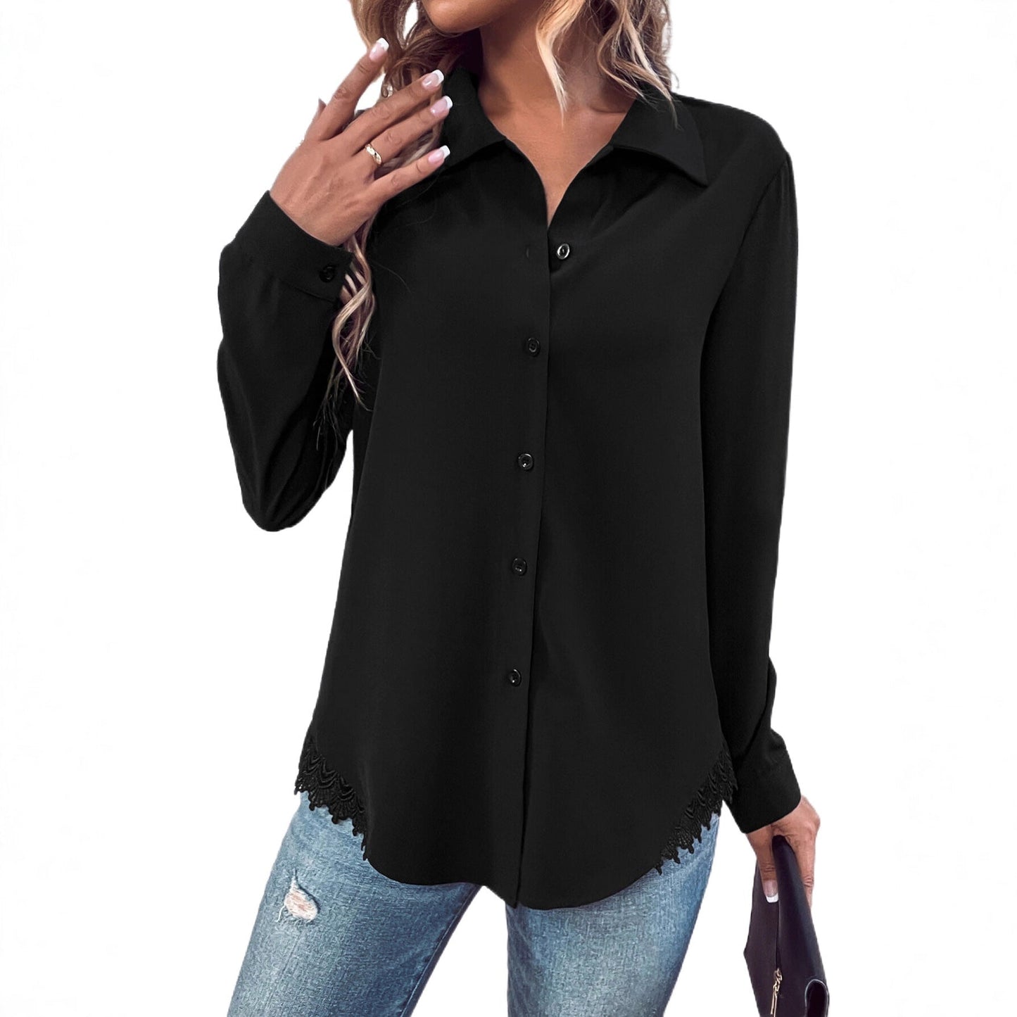 Feminine Bluse med Spidse og Knappedesign
